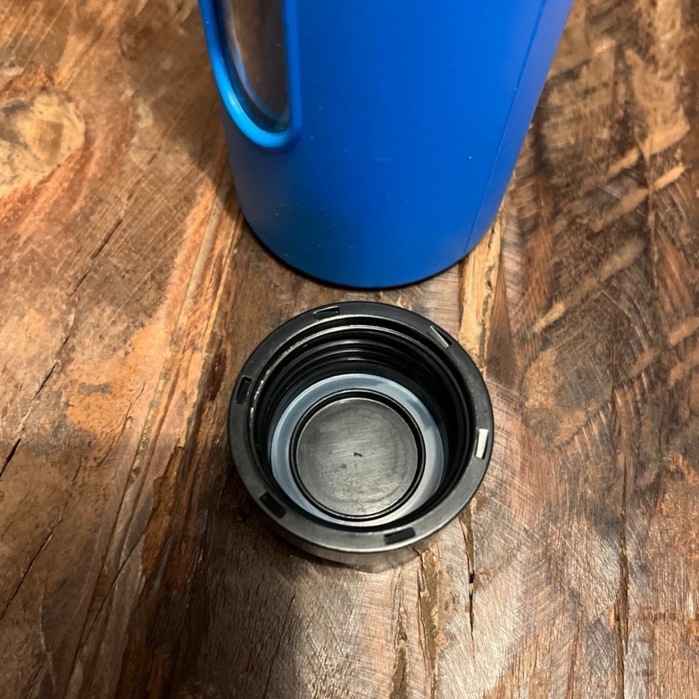 Takeya Glass Water Bottle with Silicone Sleeve, BLUE HYDRATION TUMBLER - Picture 6 of 7